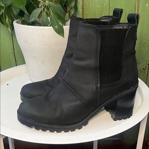 UGG Hazel Chelsea Waterproof Boots Black Women’s Size 9